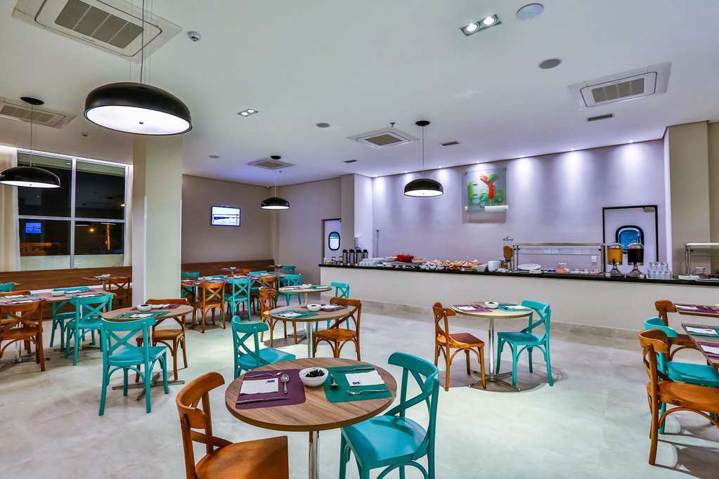 Summit Suites Hotel Pindamonhangaba Restauracja zdjęcie